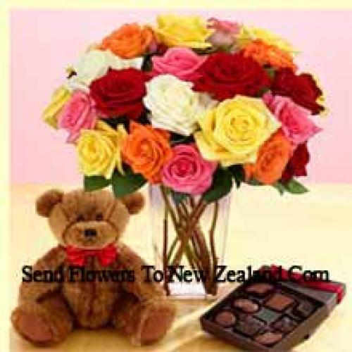 25 Rosas Mixtas con Lindo Oso de Peluche y Chocolates