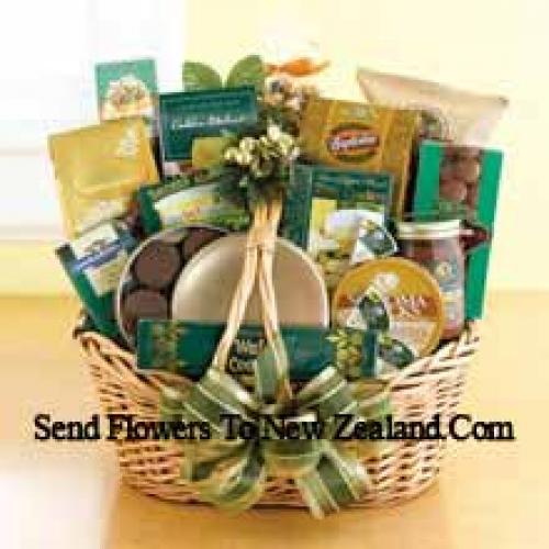 Traditional Gourmet Basket